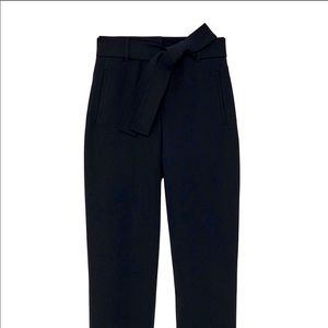 Black Aritzia tie front pants. Size 6
